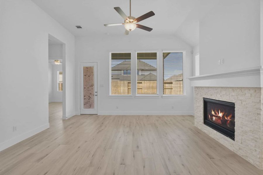 Spacious, unfurnished interior of a new home in Jordan Ranch 55's, Fulshear (Image 20). Spacious, unfurnished interior of a new home in Jordan Ranch 55's, Fulshear (Image 20).
