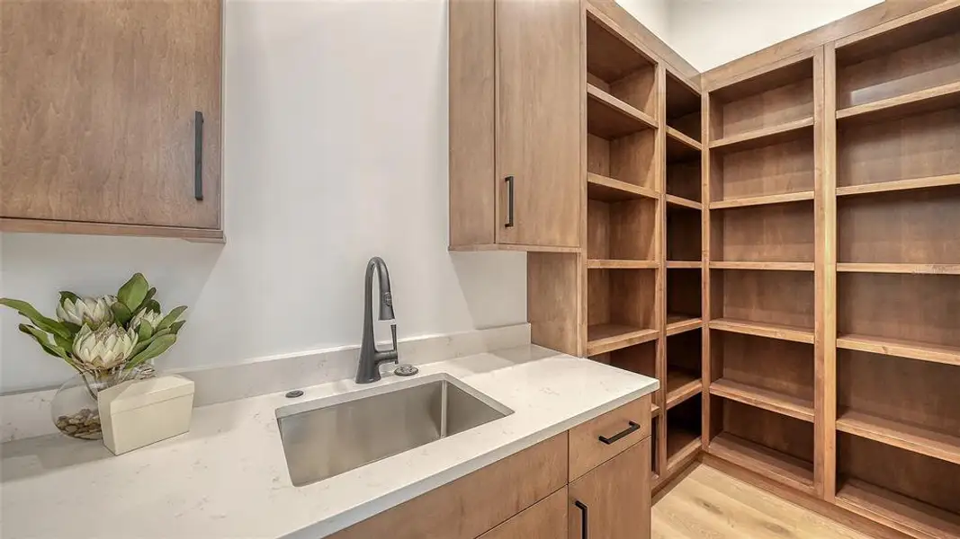 Furnished interior view inside a new home in , Sarasota (Image 35).