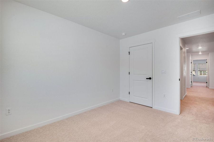 Spacious, unfurnished interior of a new home in Horizon Uptown, Aurora (Image 32). Spacious, unfurnished interior of a new home in Horizon Uptown, Aurora (Image 32).