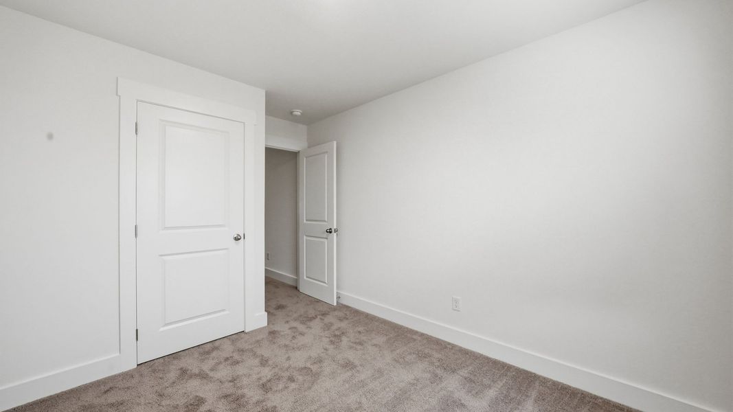 Spacious, unfurnished interior of a new home in Fieldcrest Acres Townhomes, Blountville (Image 22).