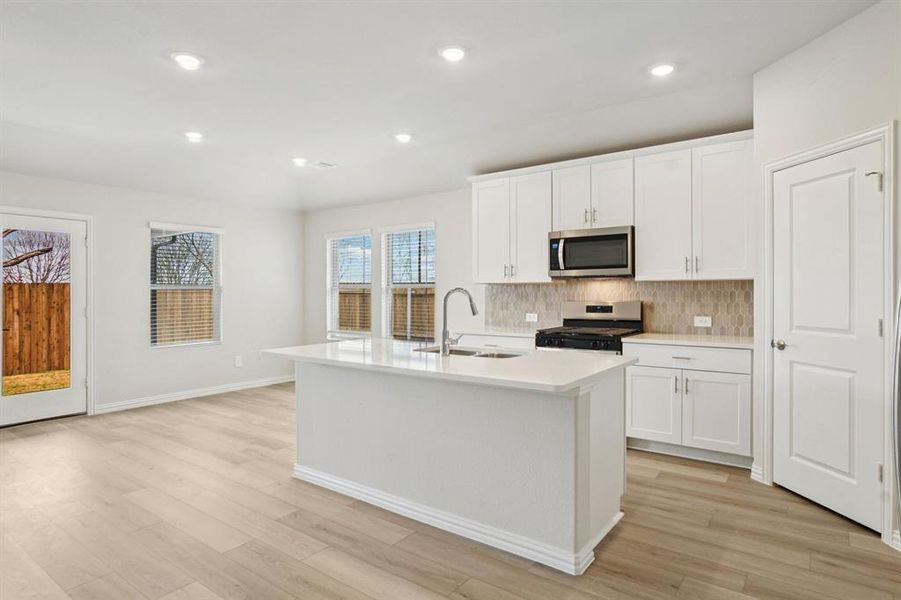 Photo is not of the actual home, but is an inspirational photo of builder’s model home and may depict options, furnishings, and/or decorator features that are not included. Photo is not of the actual home, but is an inspirational photo of builder’s model home and may depict options, furnishings, and/or decorator features that are not included.