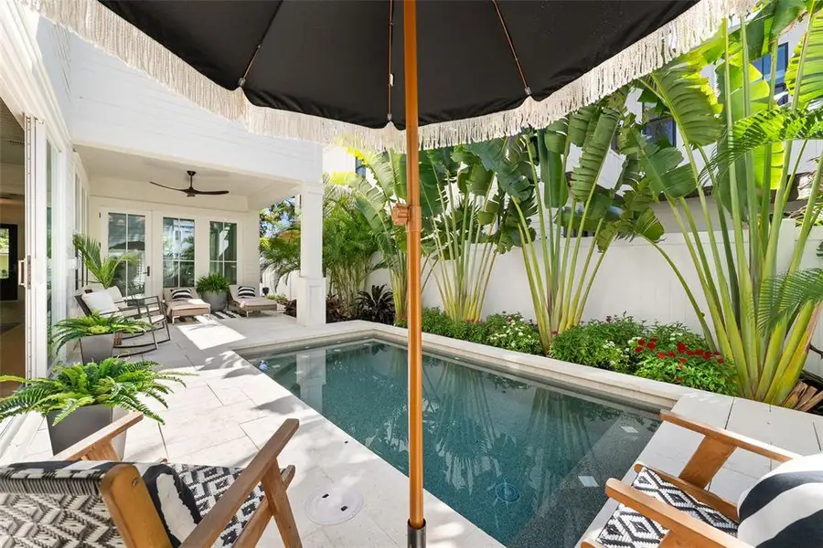 Exterior details and patio area of a home in , St. Petersburg (Image 3).