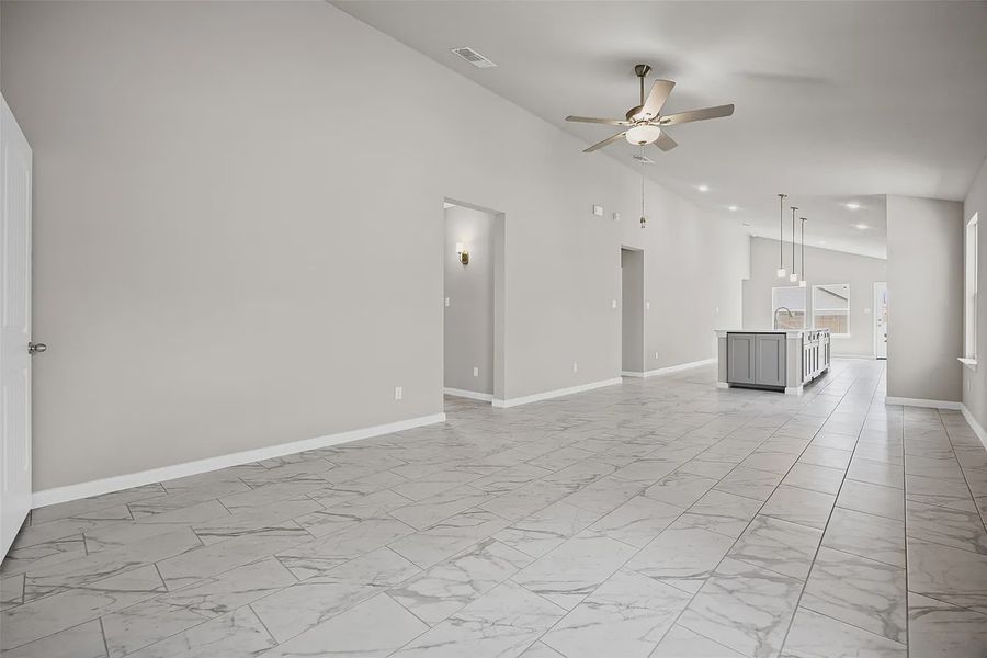 Spacious, unfurnished interior of a new home in Butler Farms, Liberty Hill (Image 12).