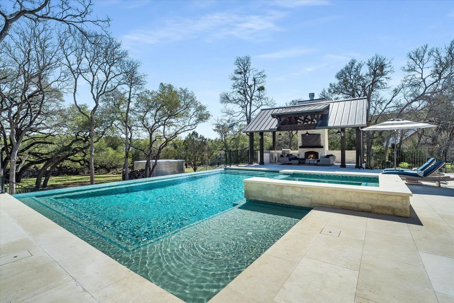 Community amenities in , Wimberley (Image 30).