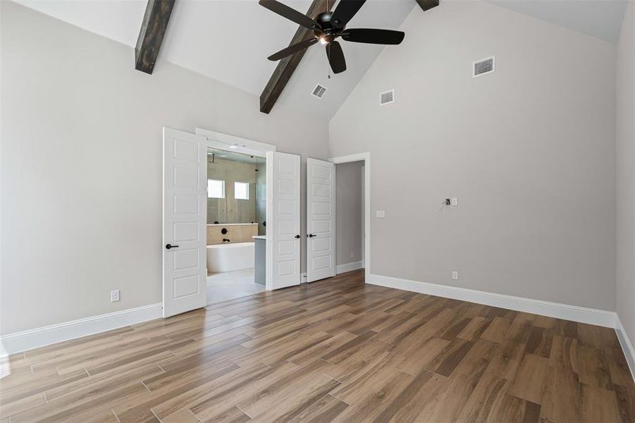 Spacious, unfurnished interior of a new home in , Weatherford (Image 30). Spacious, unfurnished interior of a new home in , Weatherford (Image 30).