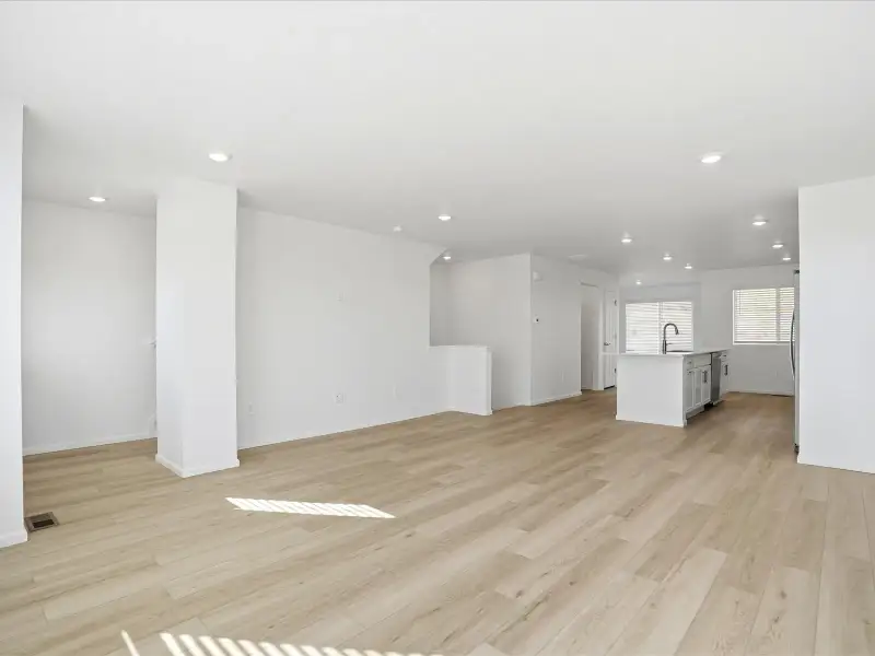 Spacious, unfurnished interior of a new home in Three Hills, Morrison (Image 13).