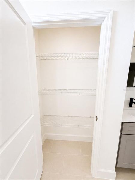 Spacious, unfurnished interior of a new home in , Kissimmee (Image 9).