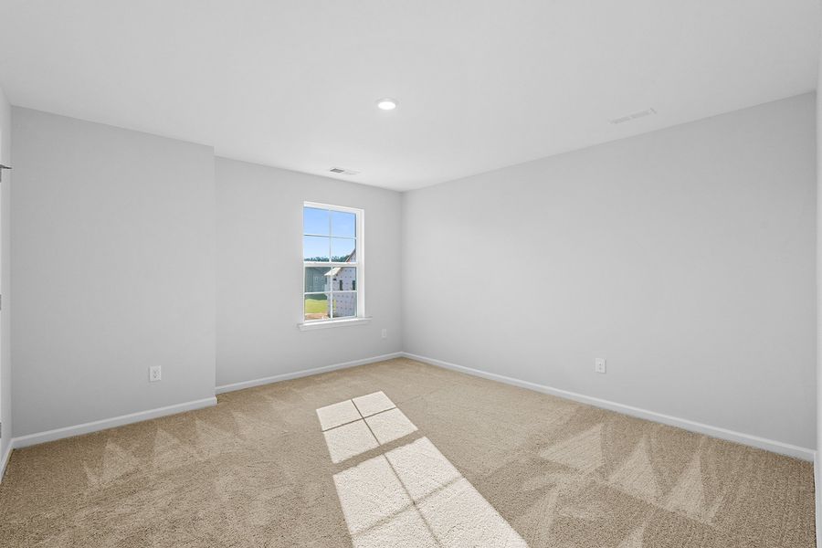 Spacious, unfurnished interior of a new home in Hanes Lake, Winston-Salem (Image 35).