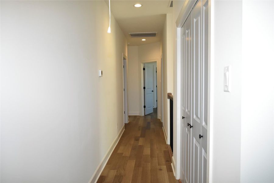 Spacious, unfurnished interior of a new home in , Houston (Image 23).