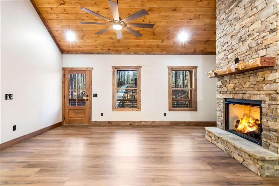 Spacious, unfurnished interior of a new home in , Talking Rock (Image 19).