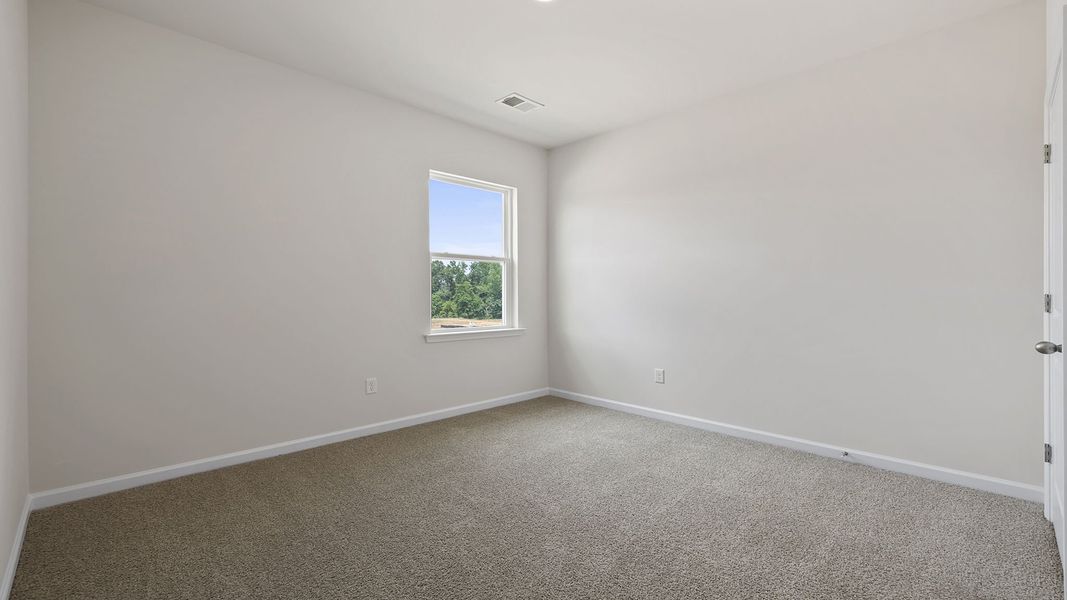 Spacious, unfurnished interior of a new home in Woodglen, Piedmont (Image 18).