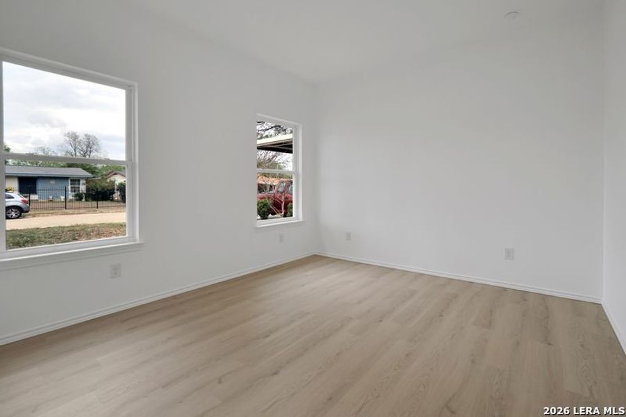 Spacious, unfurnished interior of a new home in , San Antonio (Image 11).