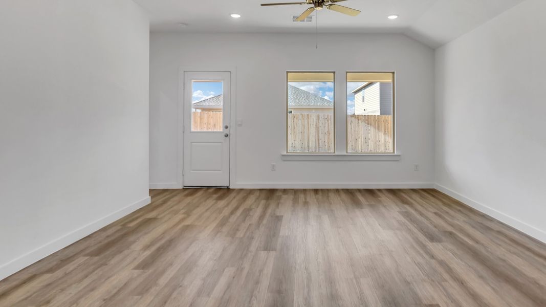 Spacious, unfurnished interior of a new home in Overlook West, Wolfforth (Image 15).