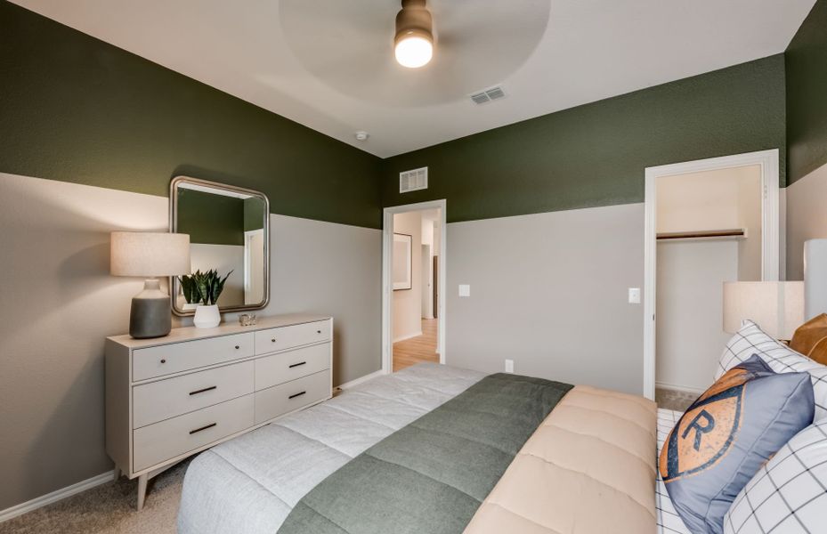 Representative furnished interior of a home built from the Eastgate by Centex in Cottonwood Creek, Howe (Image 28).