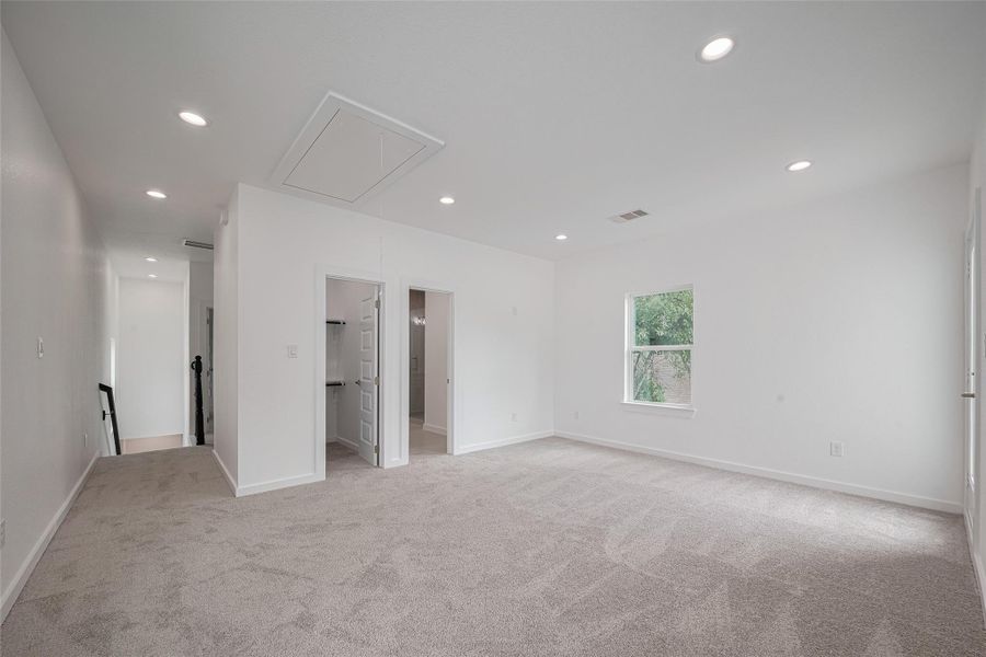 Spacious, unfurnished interior of a new home in , Houston (Image 25).