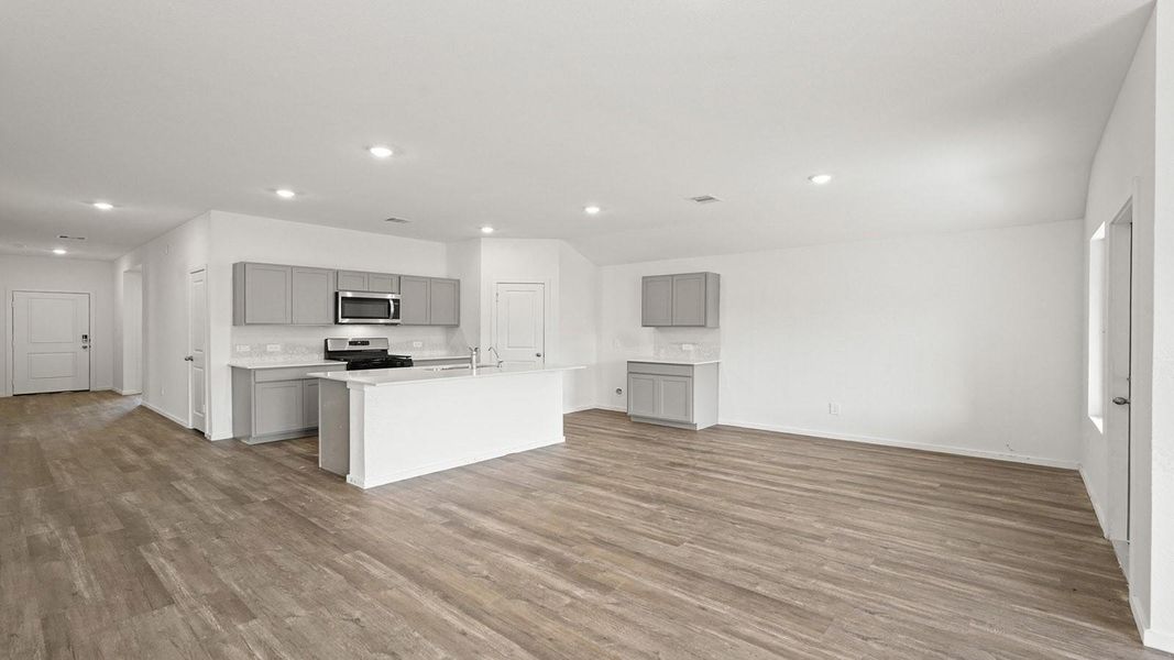 Image 13 of a home in Grand Pines. Image 13 of a home in Grand Pines.