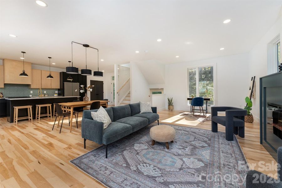 large living/dining/kitchen, perfect for entertaining