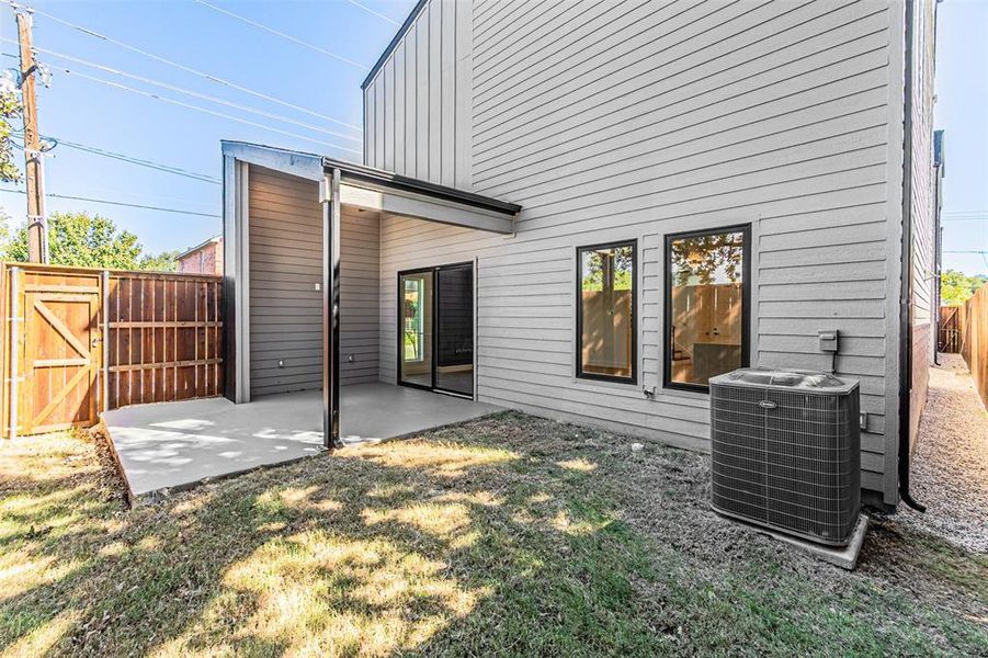 Exterior details and patio area of a home in , Dallas (Image 22).