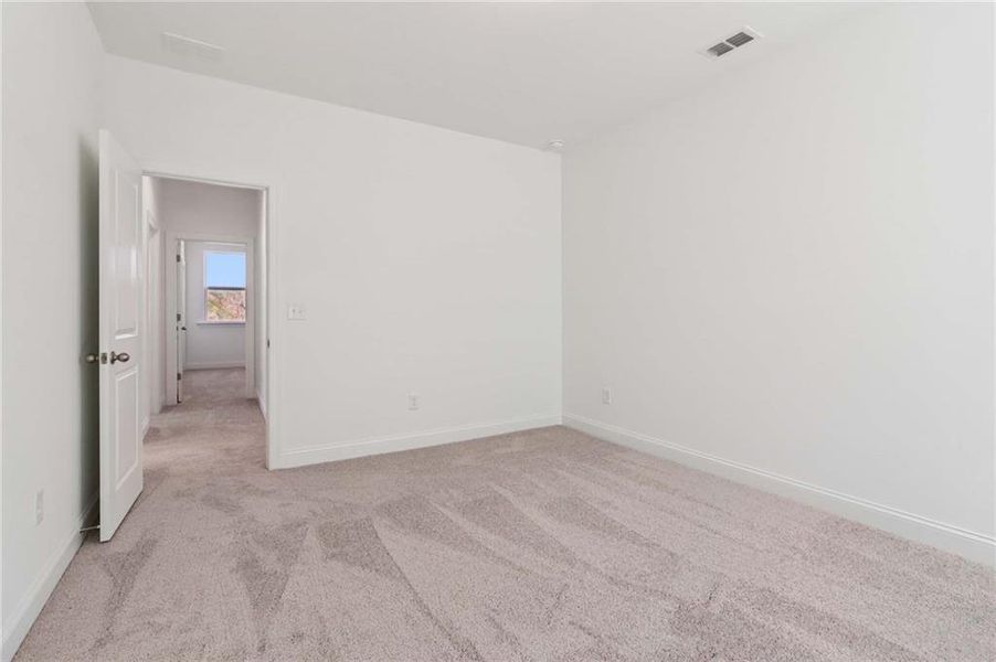Spacious, unfurnished interior of a new home in East Harbor II at Chestatee, Dawsonville (Image 61).