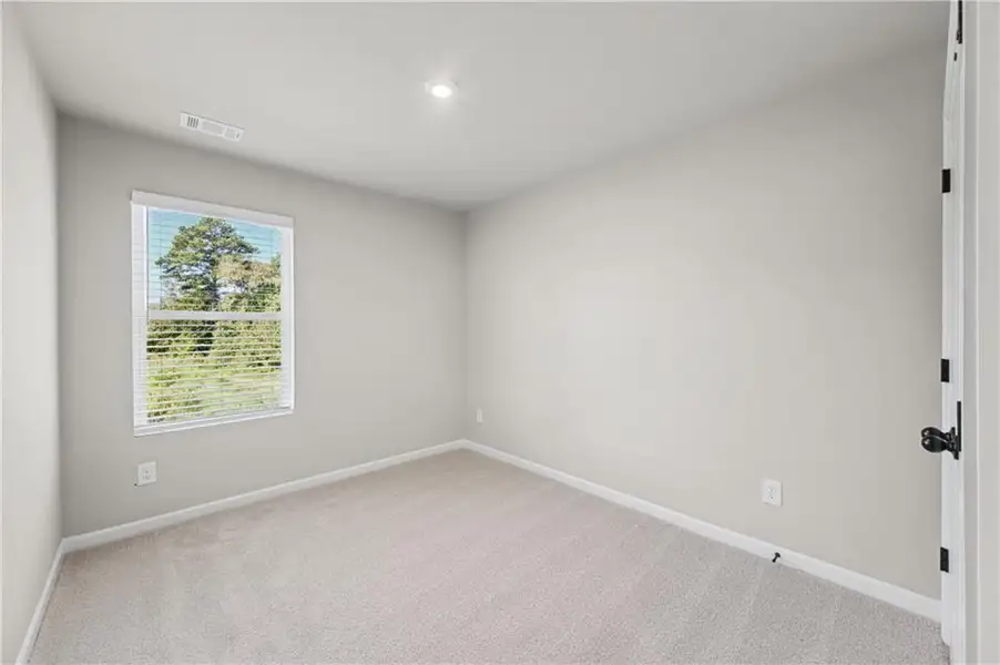 Spacious, unfurnished interior of a new home in Village Green, Adairsville (Image 12).
