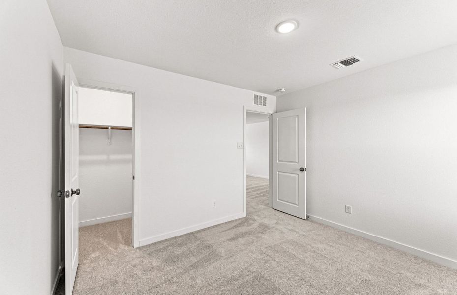 Spacious, unfurnished interior of a new home in Sonterra, Jarrell (Image 45).