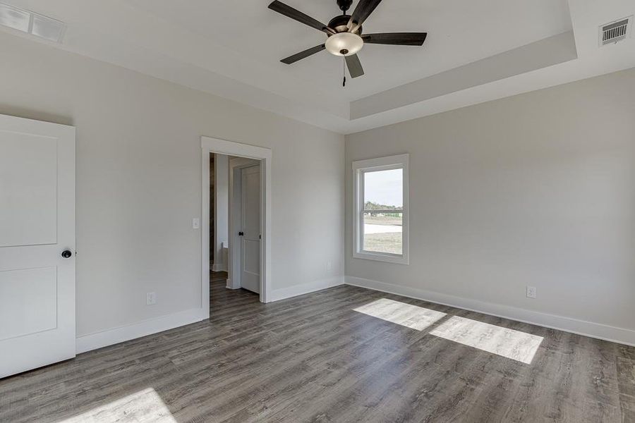 Spacious, unfurnished interior of a new home in , Hartwell (Image 34). Spacious, unfurnished interior of a new home in , Hartwell (Image 34).