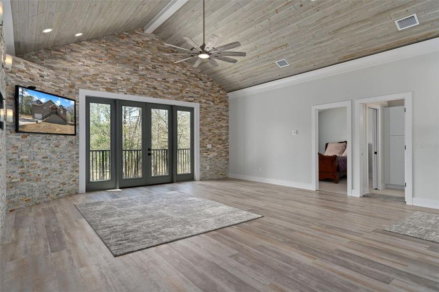 Spacious, unfurnished interior of a new home in , Webster (Image 24).