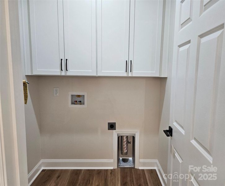 Spacious, unfurnished interior of a new home in , Midland (Image 13).