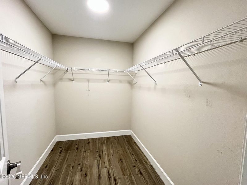 Spacious, unfurnished interior of a new home in , Jacksonville (Image 13).