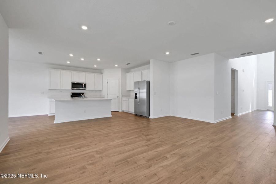 Spacious, unfurnished interior of a new home in Cordova Palms, St. Augustine (Image 12).