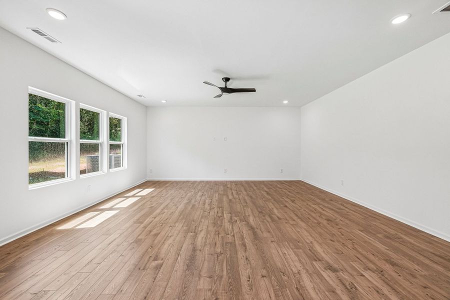Spacious, unfurnished interior of a new home in Autumn Ridge, High Shoals (Image 17).