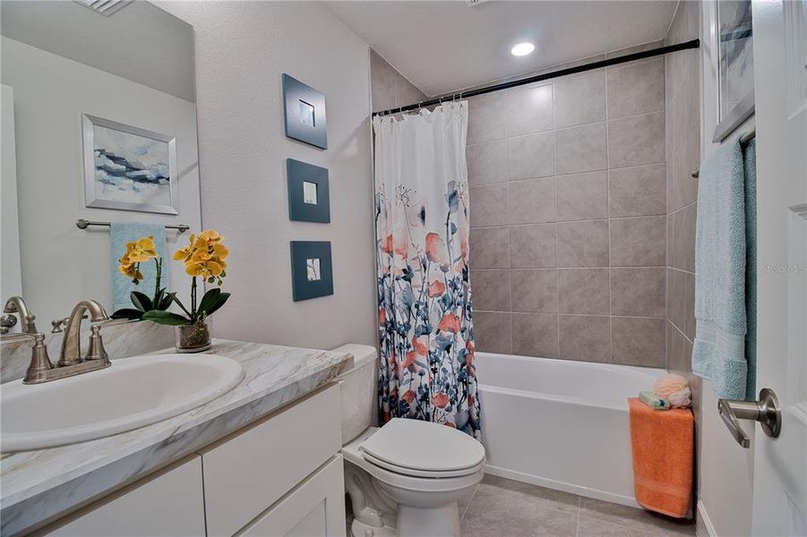 Furnished interior view inside a new home in Rolling Hills, Bell (Image 22).