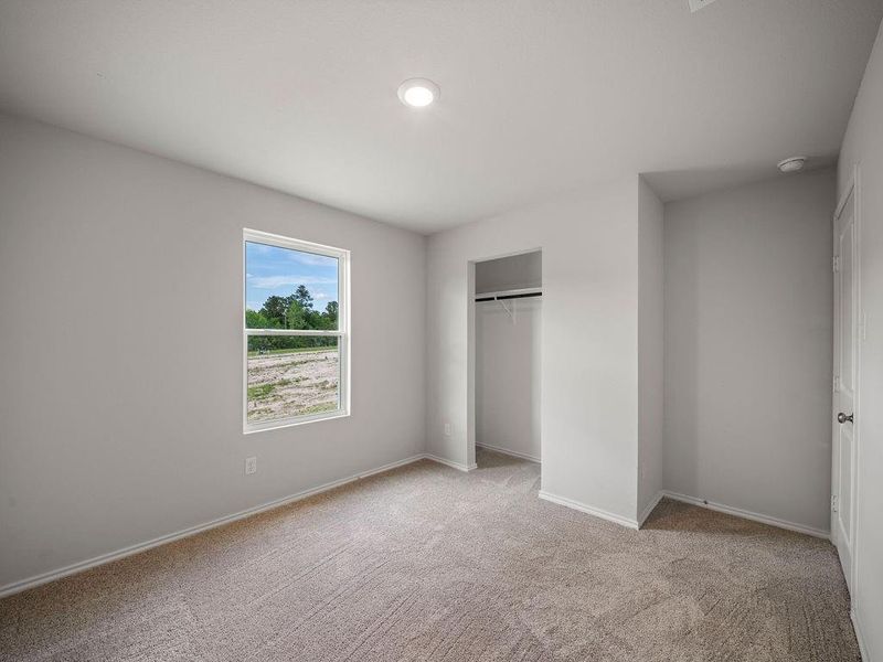 Spacious, unfurnished interior of a new home in Stoney Ridge, Hudson (Image 20).