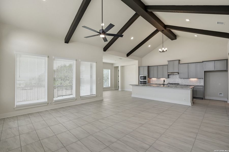 Spacious, unfurnished interior of a new home in Esperanza 60's, Boerne (Image 12).