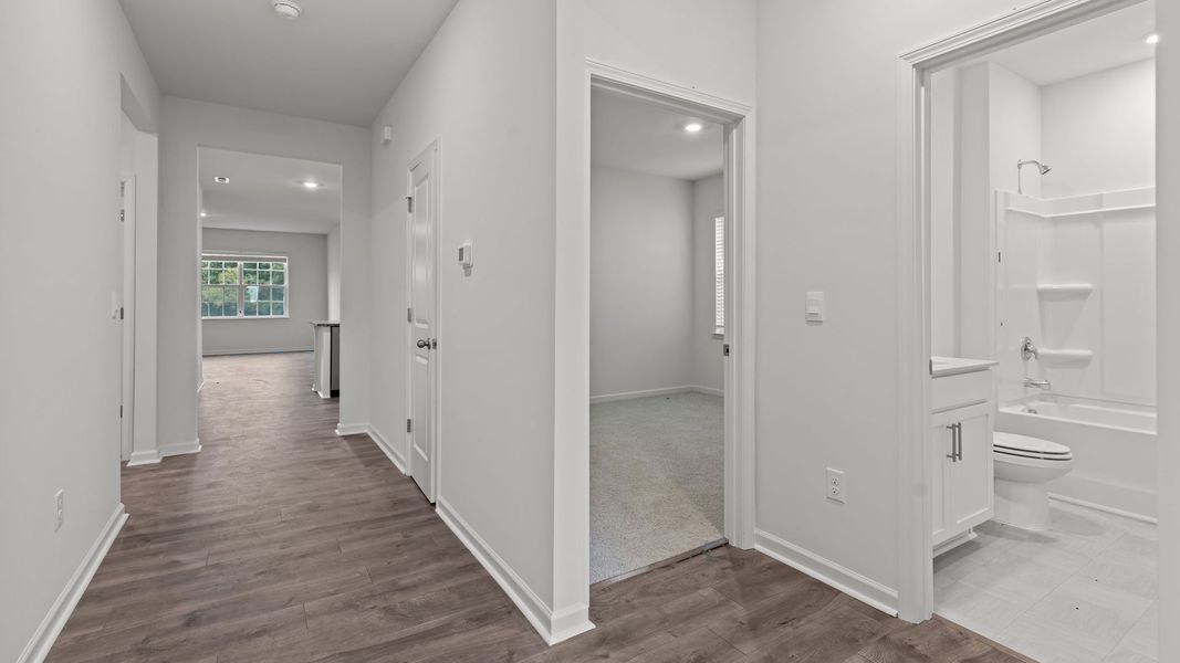 Spacious, unfurnished interior of a new home in West New Bern, New Bern (Image 14).