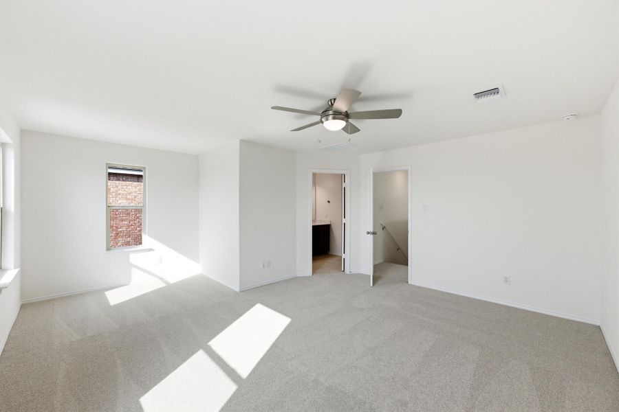 Spacious, unfurnished interior of a new home in Salerno - Heritage Collection, Round Rock (Image 26). Spacious, unfurnished interior of a new home in Salerno - Heritage Collection, Round Rock (Image 26).
