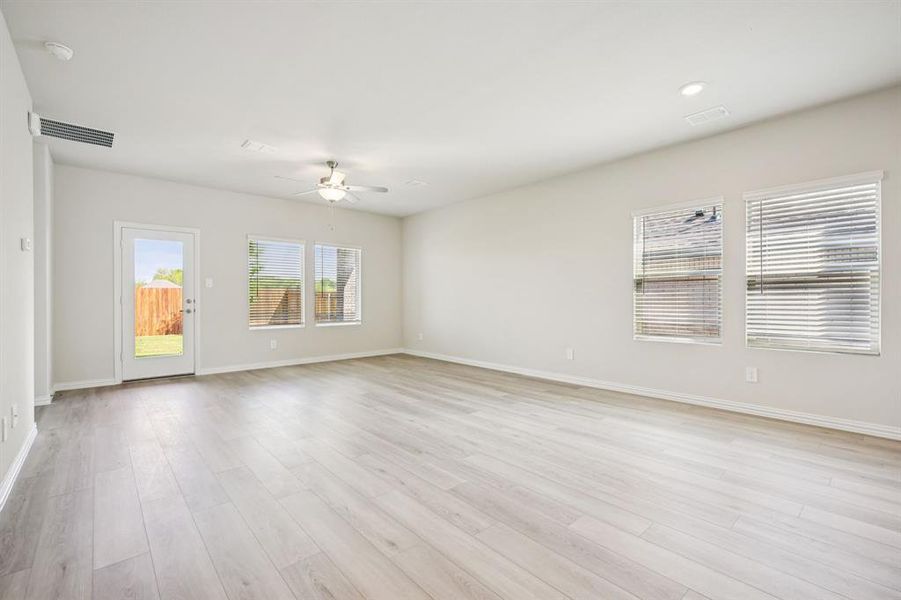 Spacious, unfurnished interior of a new home in Eastridge - Signature Series, McKinney (Image 19).