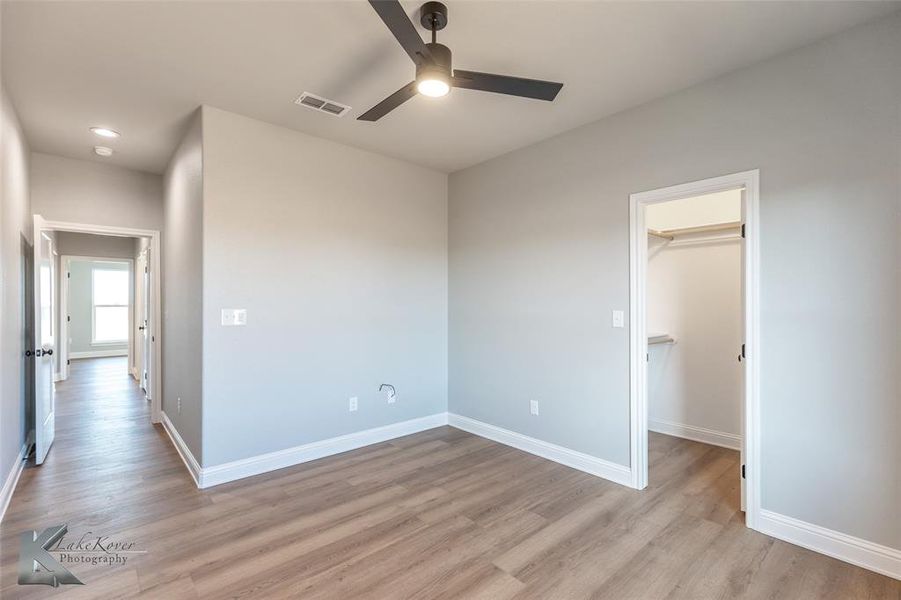 Spacious, unfurnished interior of a new home in , Abilene (Image 22).
