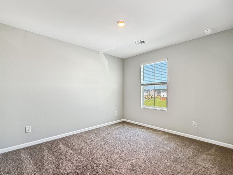 Spacious, unfurnished interior of a new home in , Summerville (Image 21).