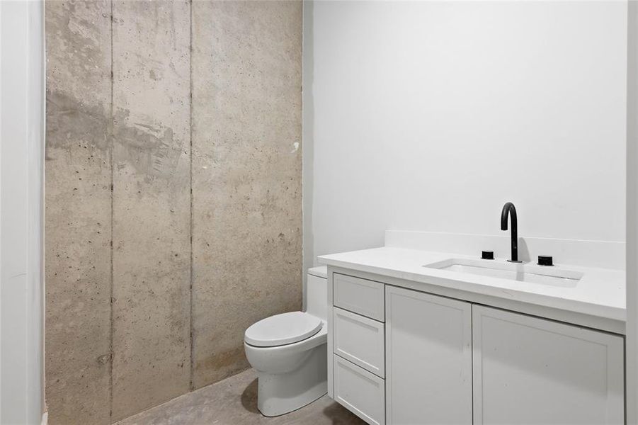 Furnished interior view inside a new home in , Dallas (Image 8).