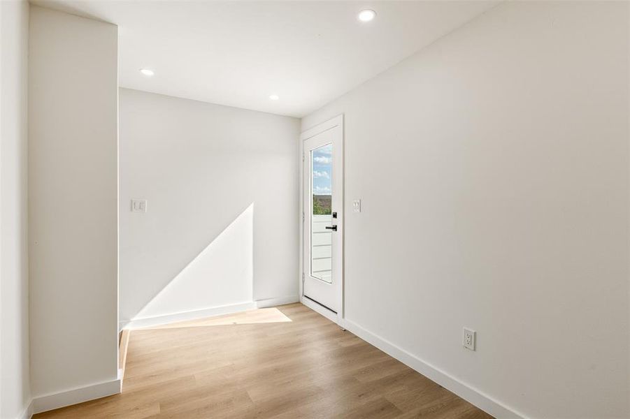 Spacious, unfurnished interior of a new home in , Dallas (Image 35).