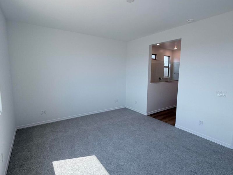 Spacious, unfurnished interior of a new home in North Ridge at Pronghorn Ranch, Prescott Valley (Image 33).