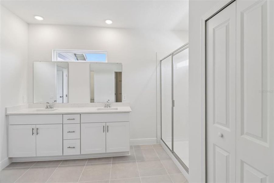 Furnished interior view inside a new home in Cyrene at Minneola, Minneola (Image 13).
