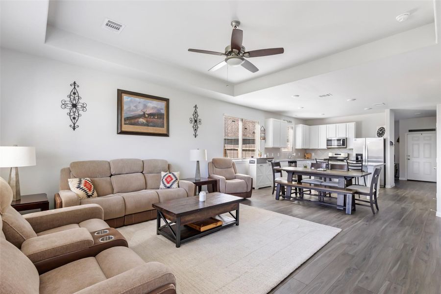 Furnished interior view inside a new home in Granger Pines, Conroe (Image 14).