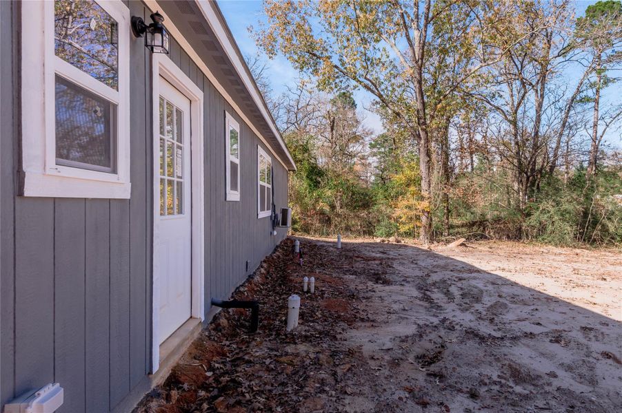 Exterior details and patio area of a home in , Huntsville (Image 20).