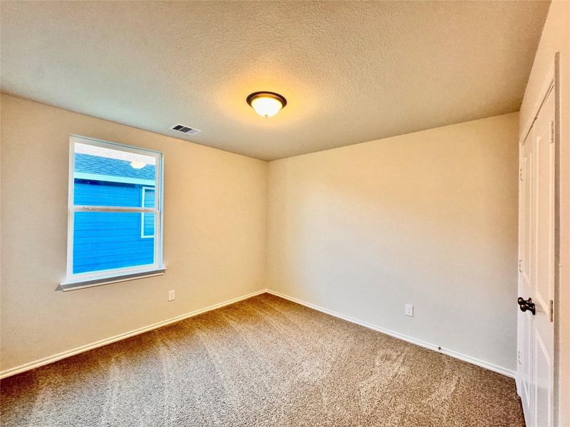 Spacious, unfurnished interior of a new home in Hill & Dale Ranch, Splendora (Image 16).