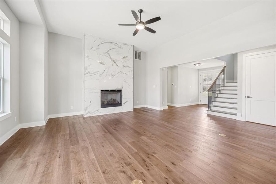 Spacious, unfurnished interior of a new home in , Grapevine (Image 20).