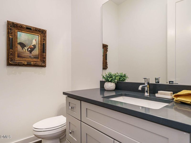 025-1280x960-half-bath