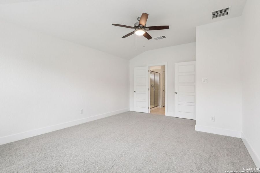 Spacious, unfurnished interior of a new home in Comanche Ridge, San Antonio (Image 39). Spacious, unfurnished interior of a new home in Comanche Ridge, San Antonio (Image 39).
