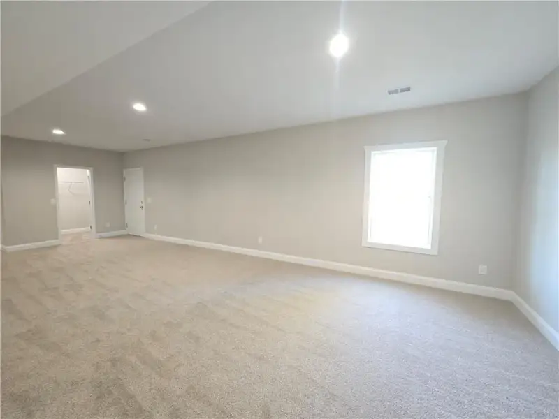 Spacious, unfurnished interior of a new home in , Gainesville (Image 37). Spacious, unfurnished interior of a new home in , Gainesville (Image 37).